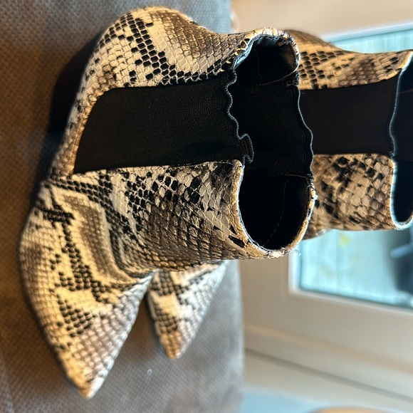 Women’s python ankle chelsea boot - Picture 2 of 4